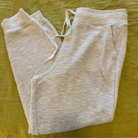 Aerie offline matching sweatshirt and sweatpants - Picture 9 of 9